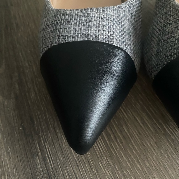 Chanel Black white Tweed leather cap toe Pearl Heels - Picture 3 of 16
